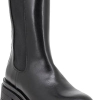 - Botas de cuero