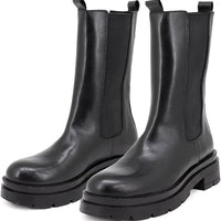 - Botas de cuero